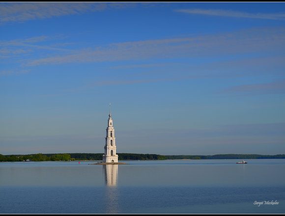 Колокольня в Калязине: «Покаянная свеча новой России»